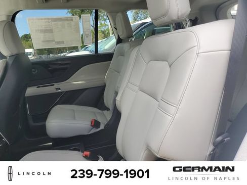 New 2025 Lincoln Aviator 2WD w/ Equipment Group 101A image 19