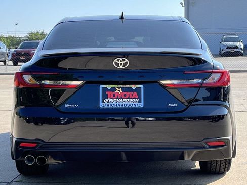 Used 2026 Toyota Camry SE w/ Convenience Package FWD image 5