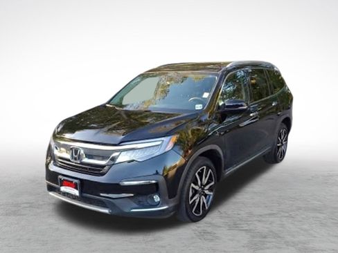 Used 2021 Honda Pilot Touring image 2