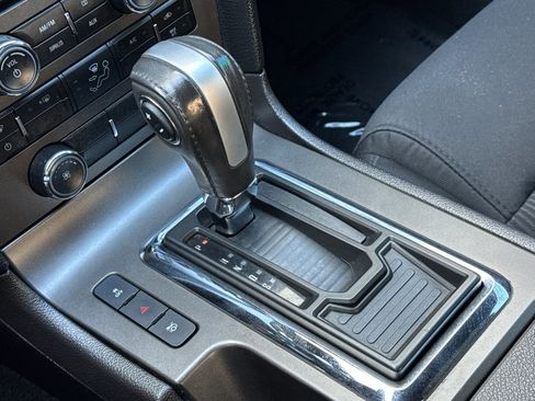 Used 2013 Ford Mustang Coupe RWD image 31