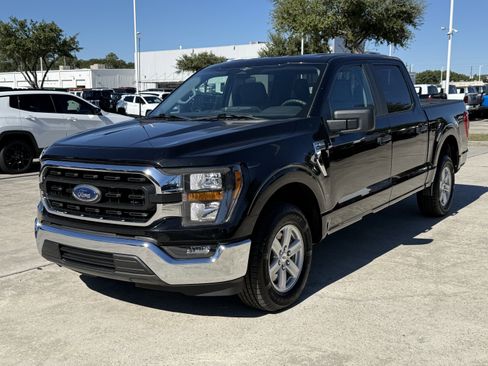 Used 2023 Ford F150 XLT image 9