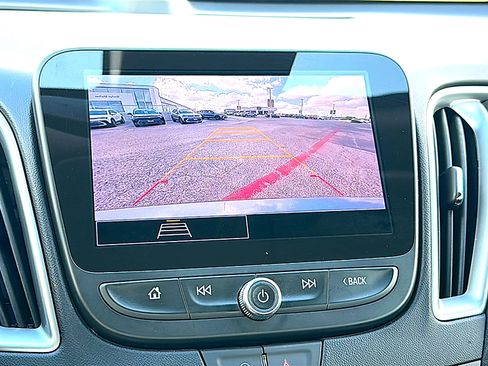 Used 2025 Chevrolet Malibu LT FWD image 32