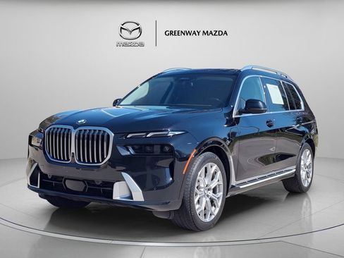 Used 2025 BMW X7 xDrive40i AWD/4WD image 3
