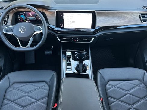 New 2026 Volkswagen Atlas SE FWD image 11