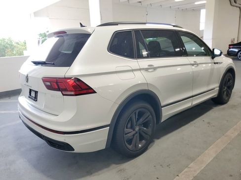 Used 2024 Volkswagen Tiguan SE R-Line FWD image 3