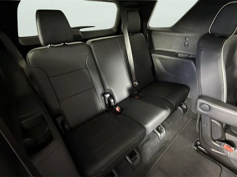 Certified 2023 Chevrolet Traverse Premier image 30