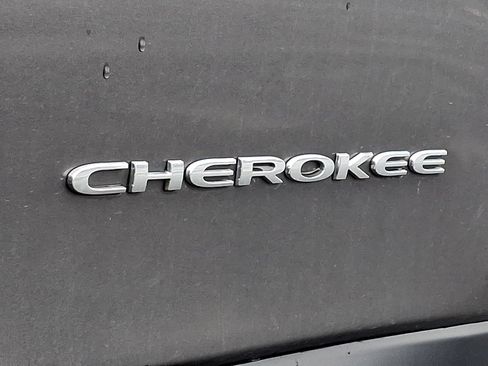 Certified 2021 Jeep Cherokee Limited image 8