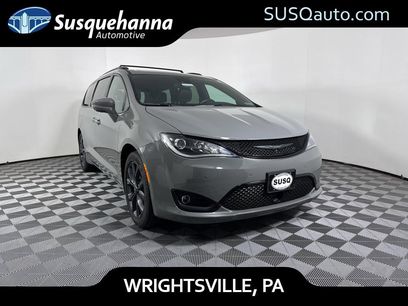 Used 2020 Chrysler Pacifica Limited w/ Advanced Safetytec Group