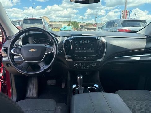 Used 2018 Chevrolet Traverse LT w/ LPO, Floor Liner Package AWD/4WD image 15