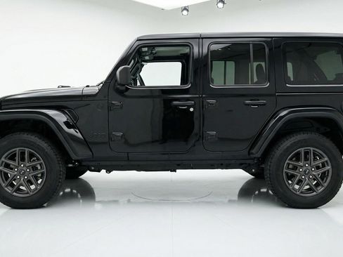 Used 2025 Jeep Wrangler Unlimited Sport AWD/4WD image 5