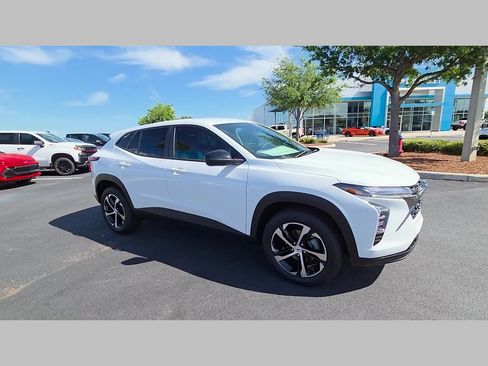 New 2026 Chevrolet Trax RS w/ Driver Confidence Package FWD image 23