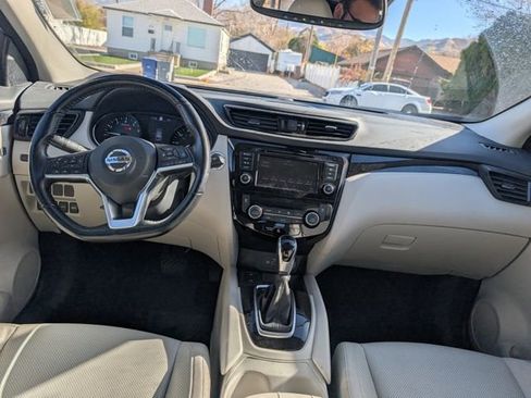 Certified 2022 Nissan Rogue Sport SL w/ Premium Package AWD/4WD image 8