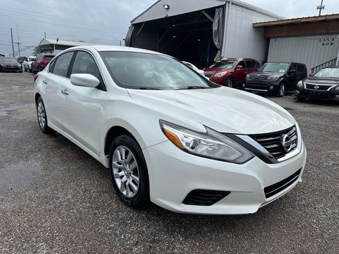 Used 2016 Nissan Altima 2.5 S w/ Power Driver Seat Package image 1