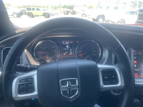 Used 2014 Dodge Charger R/T RWD image 9