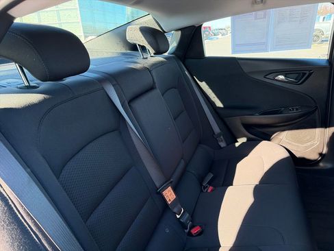Used 2025 Chevrolet Malibu LT image 35