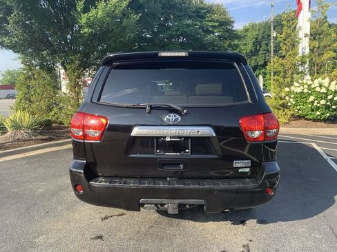 Used 2017 Toyota Sequoia Platinum AWD/4WD image 7