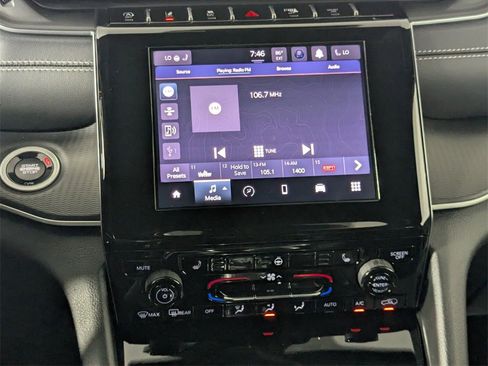 New 2025 Jeep Grand Cherokee Altitude image 20