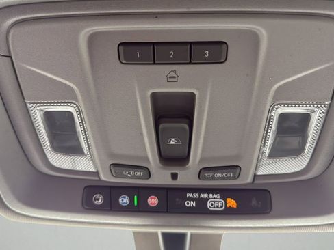 Used 2022 Chevrolet Silverado 2500 LTZ w/ LTZ Convenience Package image 34