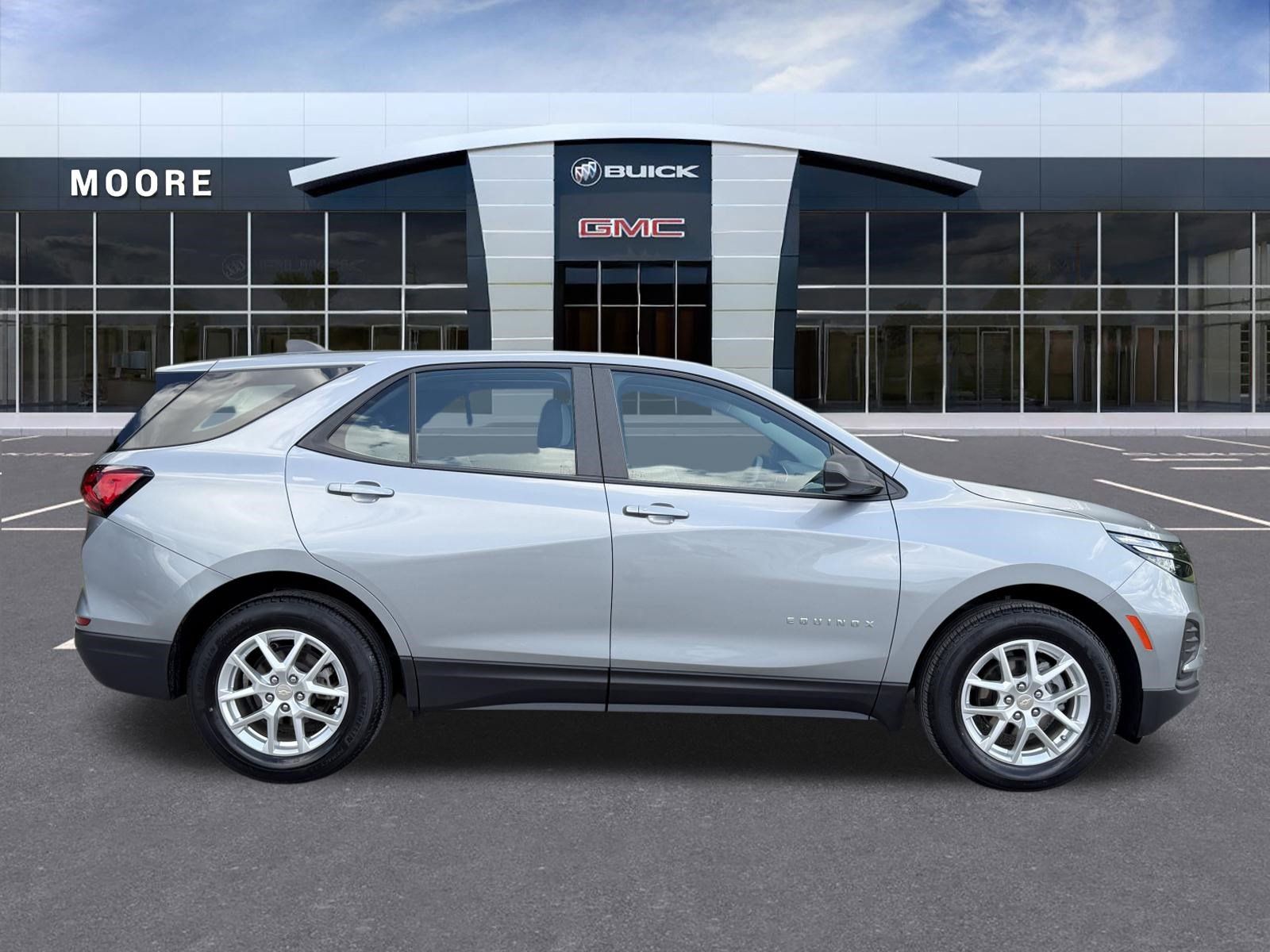 Used 2024 Chevrolet Equinox LS FWD image 2