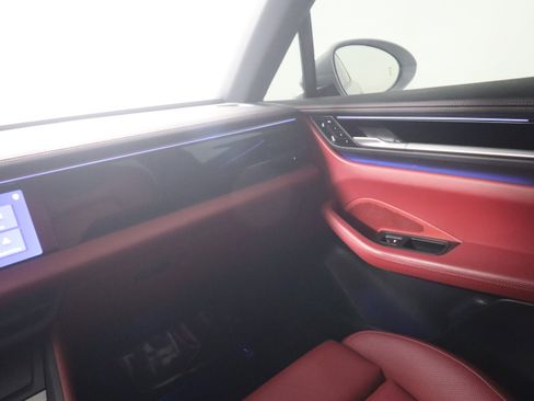 Used 2024 Porsche Macan 4 Electric image 14
