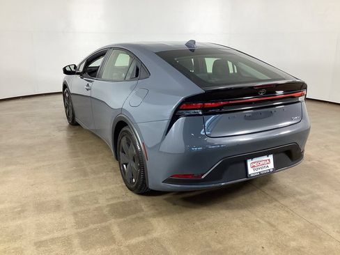 Used 2023 Toyota Prius LE FWD image 7