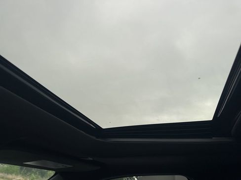 Used 2024 GMC Sierra 1500 AT4 w/ Technology Package AWD/4WD image 12