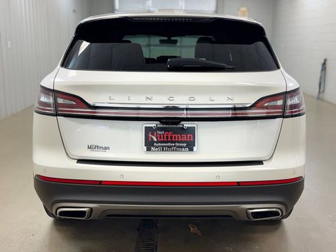 Used 2023 Lincoln Nautilus Reserve AWD/4WD image 6