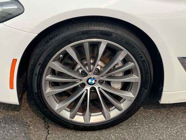 Used 2022 BMW 530i xDrive w/ Convenience Package AWD/4WD image 15