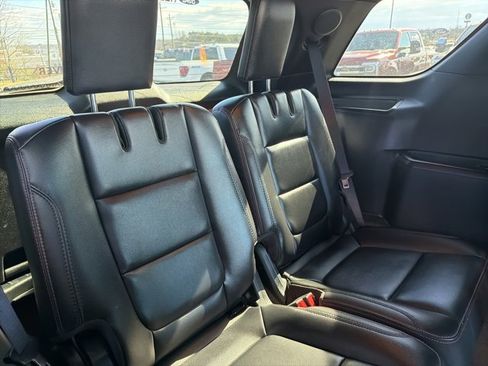 Used 2019 Ford Explorer Sport image 16