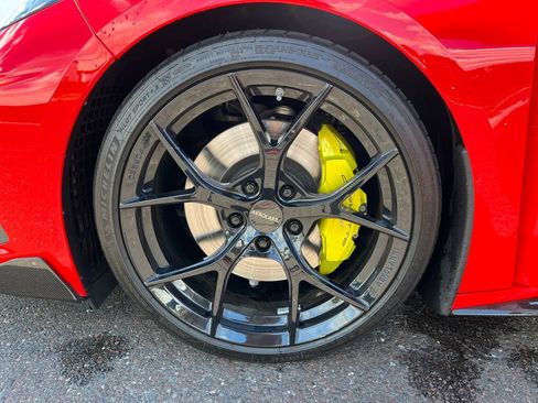 Used 2021 Chevrolet Corvette Stingray Premium Conv w/ Z51 Performance Package RWD image 11