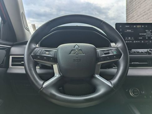 Used 2025 Mitsubishi Outlander SE AWD/4WD image 22