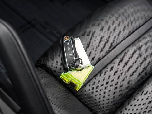 Used 2023 Porsche Cayenne S Platinum w/ Premium Package Plus image 56