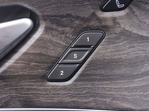 Used 2022 Jeep Grand Cherokee Overland w/ Luxury Tech Group IV image 31