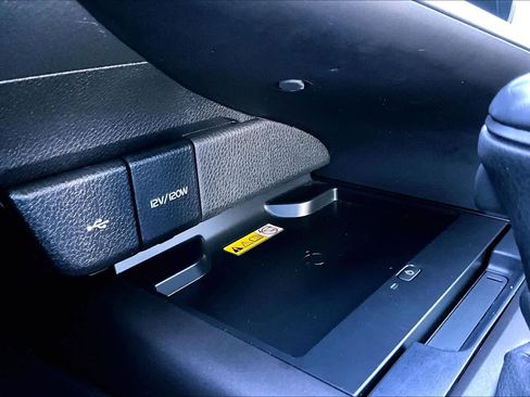 Used 2022 Toyota Camry XSE image 34