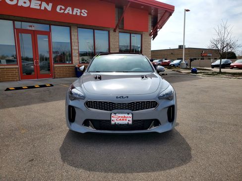 Used 2019 Kia Stinger GT2 image 2