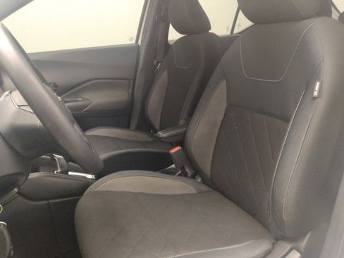 Used 2019 Nissan Kicks S FWD image 17