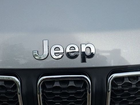 Used 2023 Jeep Compass Latitude AWD/4WD image 32