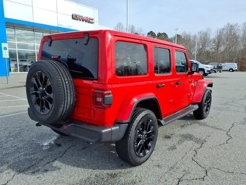Used 2025 Jeep Wrangler Unlimited Sahara image 3