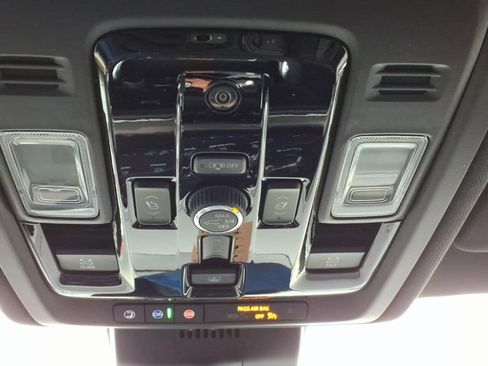 New 2026 Chevrolet Suburban High Country image 9