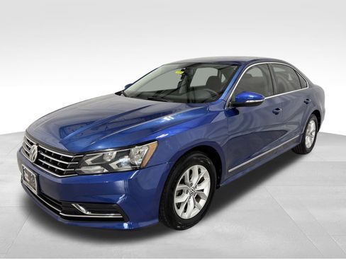 Used 2017 Volkswagen Passat 1.8T S image 1