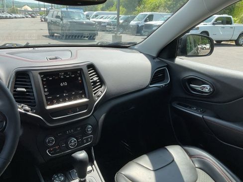Used 2022 Jeep Cherokee Trailhawk w/ Sound & Nav Group AWD/4WD image 30
