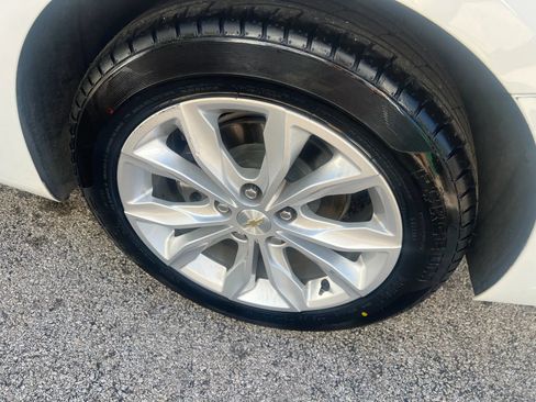 Used 2022 Chevrolet Malibu LT image 8