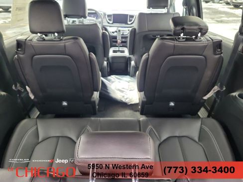New 2026 Chrysler Pacifica Select w/ S Appearance Package FWD image 10