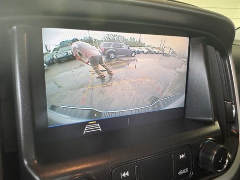 Used 2022 Chevrolet Colorado LT w/ LT Convenience Package image 18