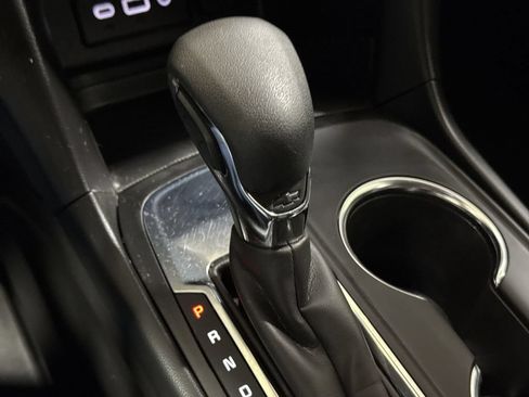 Used 2022 Chevrolet Equinox LT FWD image 17