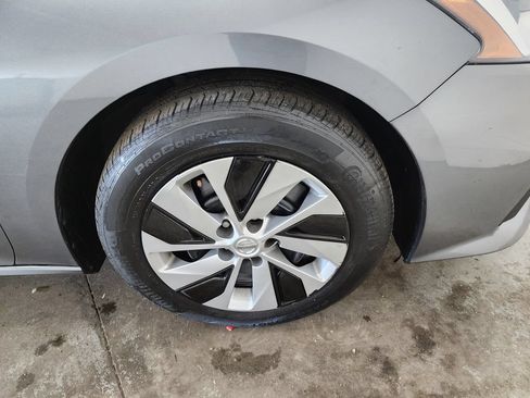 Used 2020 Nissan Altima 2.5 S FWD image 38