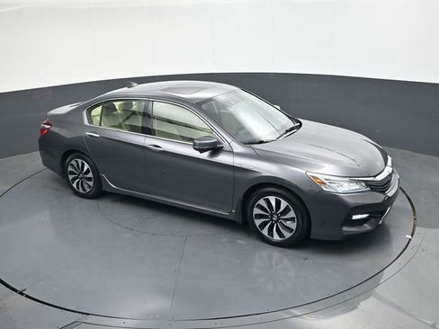 Used 2017 Honda Accord Touring image 21