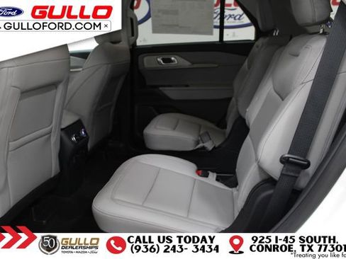 Used 2025 Ford Explorer Active w/ Active Comfort Package image 8