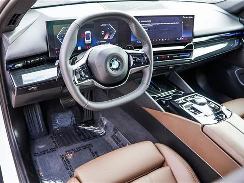 Used 2024 BMW 530i xDrive w/ Convenience Package AWD/4WD image 10