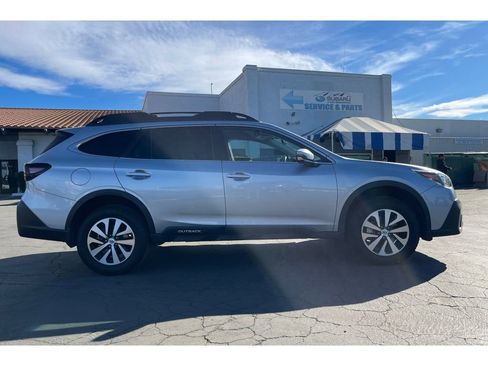 Certified 2022 Subaru Outback Premium image 7
